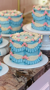 Vintage Ruffle Celebration Cake thumb 3