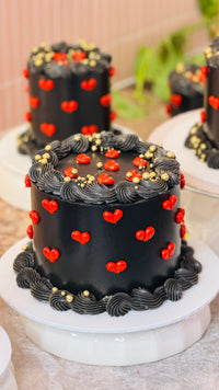 Black Heart Vintage Cake thumb 2