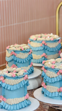 Vintage Ruffle Celebration Cake thumb 4