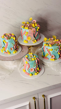 Retro Ruffles Cake thumb 3